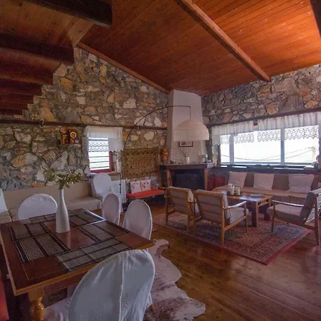 Stonehouse 2 Bedroom On Olympus Amazing View Holiday home *