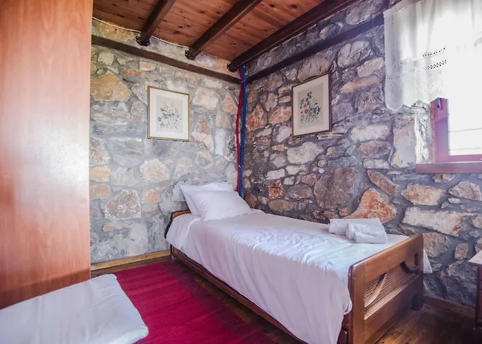 Stonehouse 2 Bedroom On Olympus Amazing View בית נופש Pétra